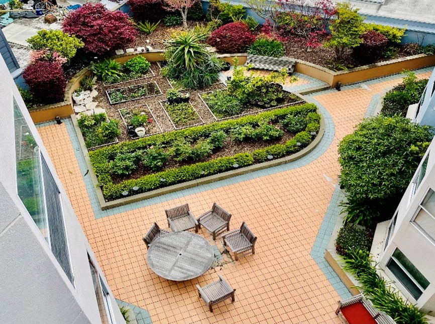 1101 Howard Street Courtyard 2